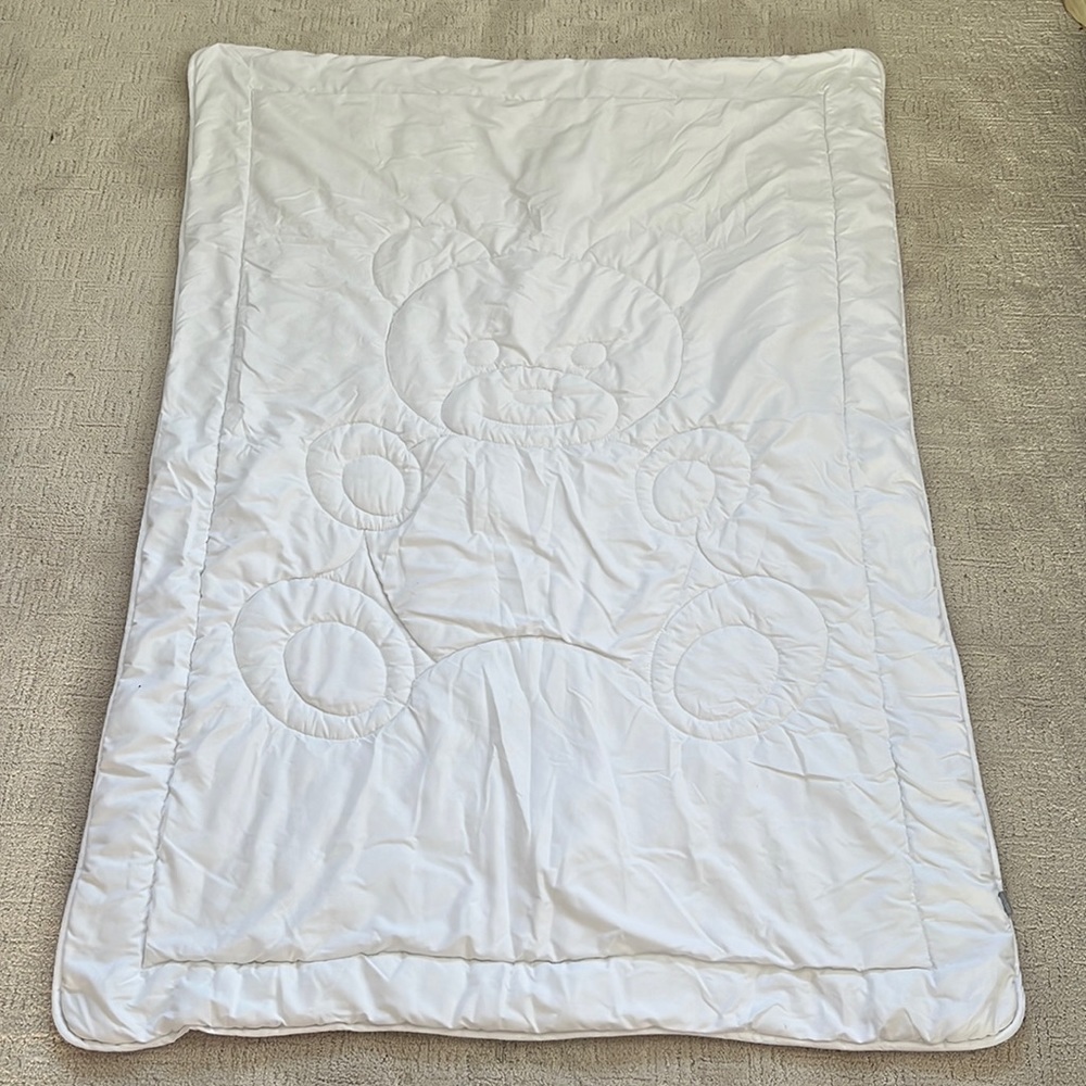 Crib/Toddler Comforter | White Teddy Bear Quilting